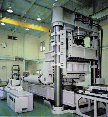 Biaxial fatigue testing machine for seismic isolation rubber